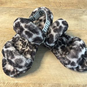 Super cute UGG YEAH slides in Leopard